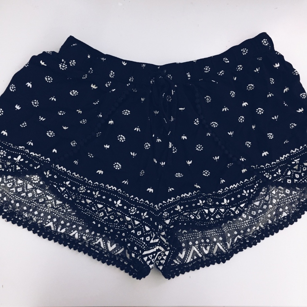 black and white flowy shorts